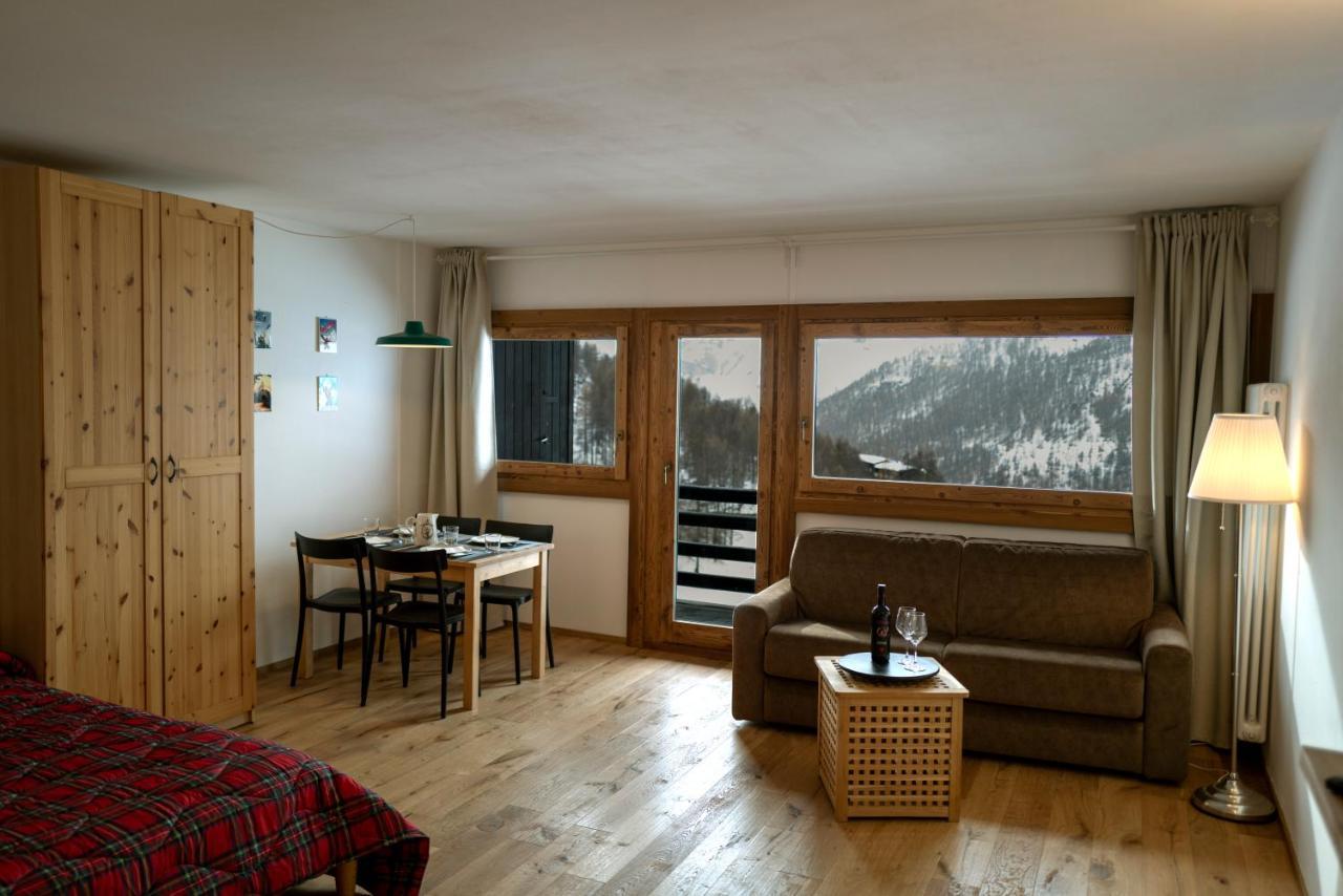 White Escape Apartamento Valtournenche Exterior foto